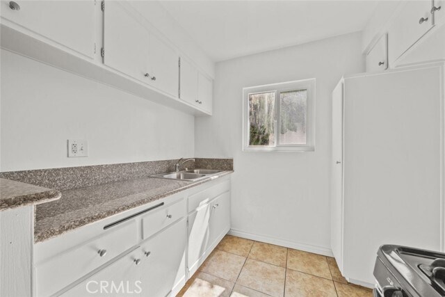 Building Photo - 1601 College View Dr