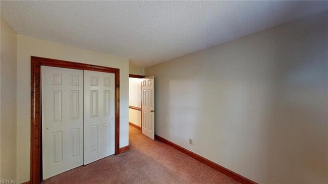 Building Photo - 742 Lord Dunmore Dr