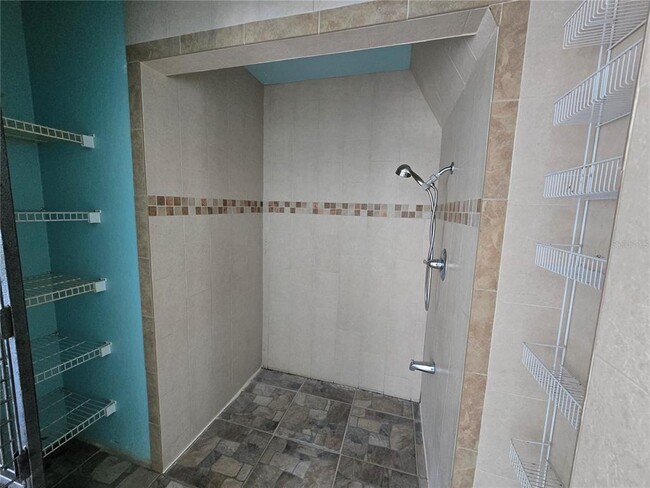 Building Photo - 8473 Bay Dr
