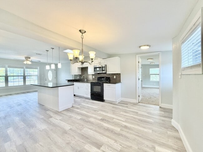 Building Photo - 9401 88th Way N