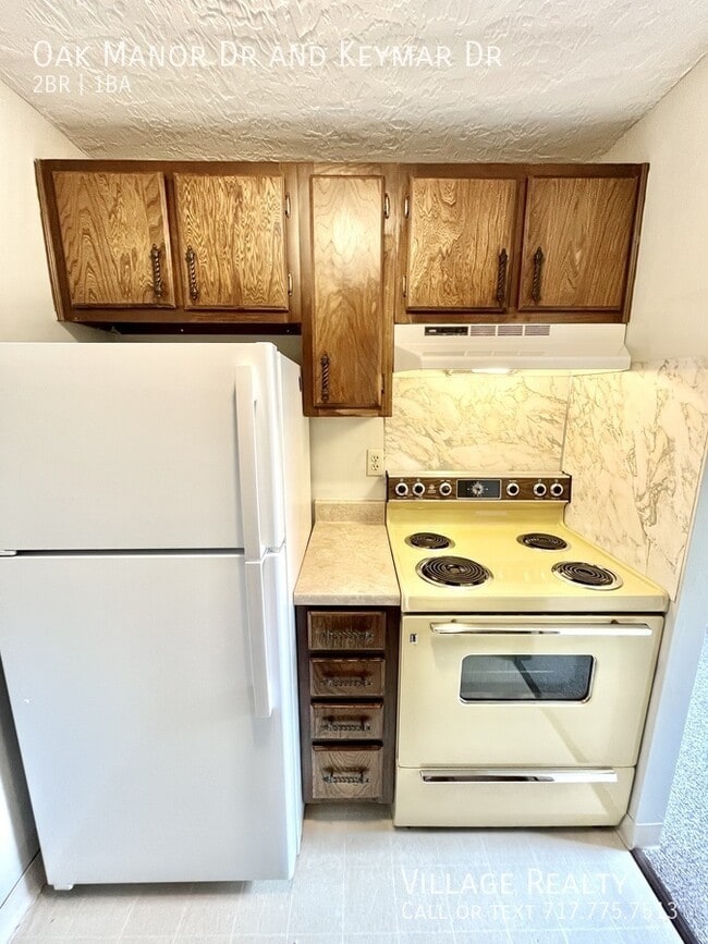 Building Photo - 230 Oak Manor Dr