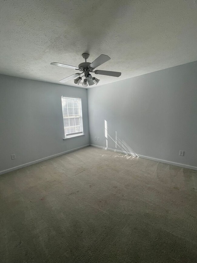 Building Photo - 4233 Sandstone Dr