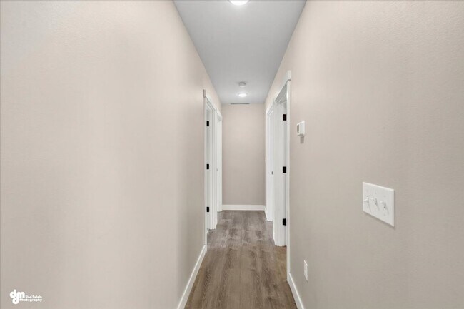 Building Photo - 3 BEDROOM | 2 BATHROOM | ACROSS FROM SCHOOLS