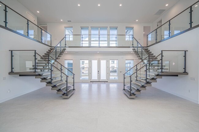 Building Photo - Luxury Smart Home with Green Belt Views in Tesoro Highlands!