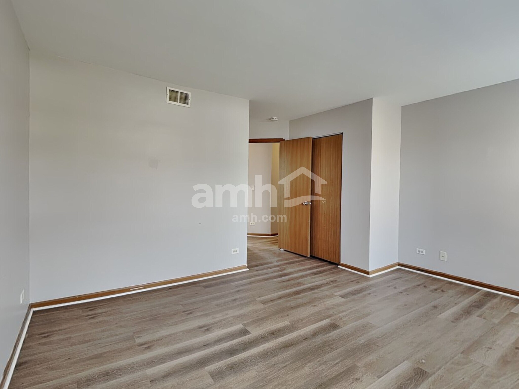 Building Photo - 2467 N Sterling Ct