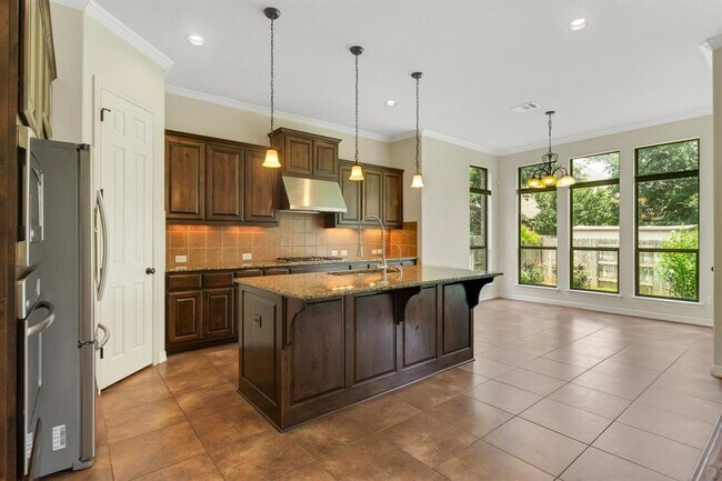 Building Photo - 208 Angus Dr