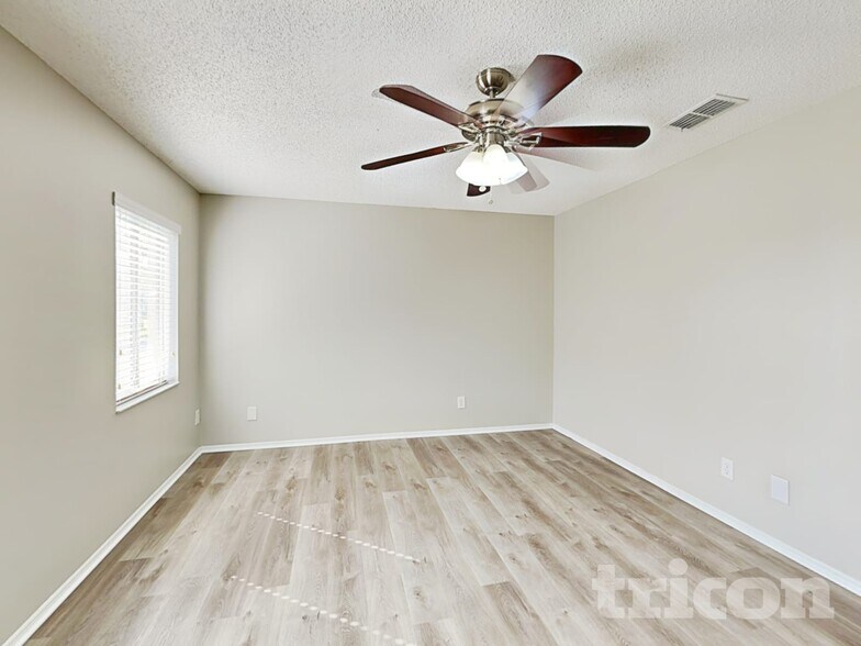 Building Photo - 107 Cinnamon Dr