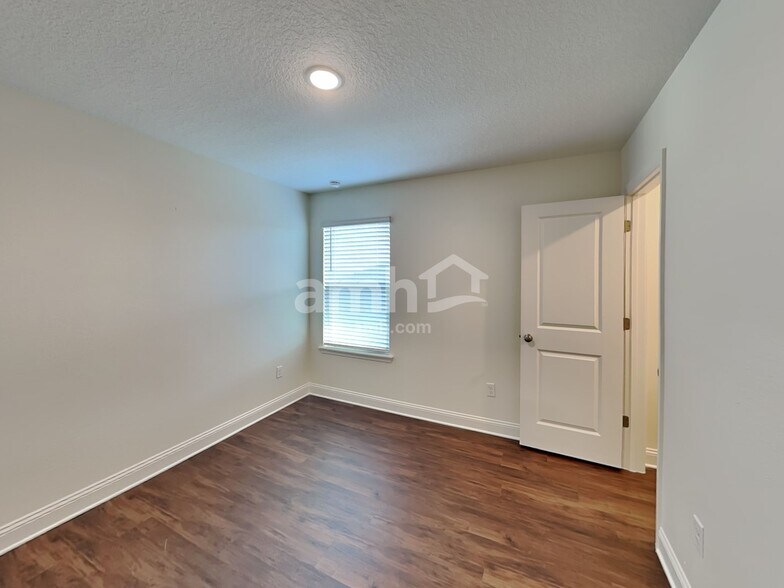 Building Photo - 122 Elcano Ln