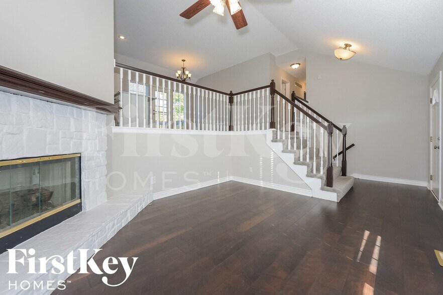 Building Photo - 17534 W 111th Terrace