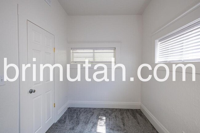 Building Photo - 243 S 300 E