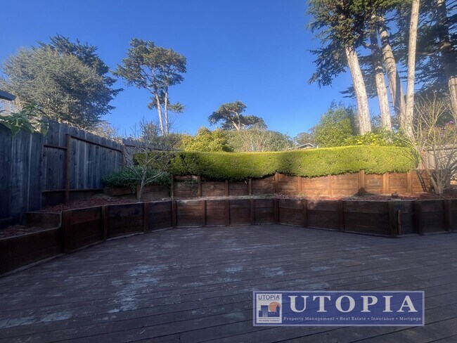 Building Photo - Bright Sunny 3-Bedroom House in Rio Del Mar