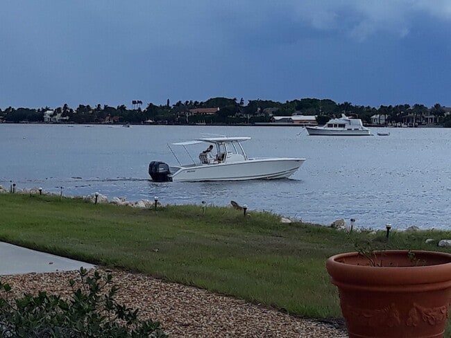 Building Photo - 22 S Loafing St