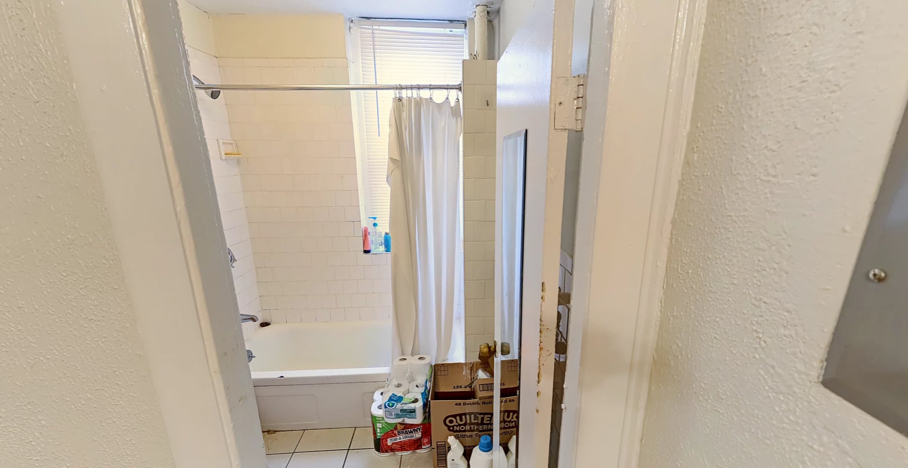 Building Photo - 142 Hemenway St