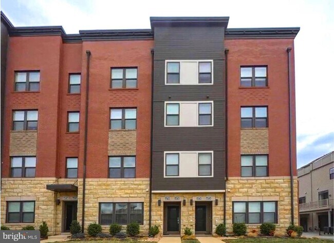Building Photo - 44730 Tiverton Sq