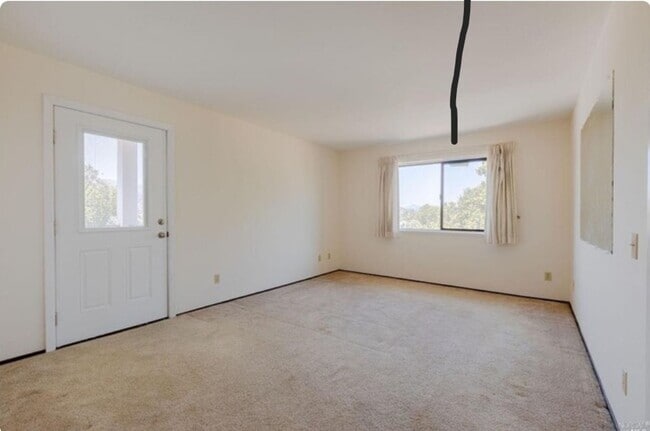 Building Photo - Stunning 2 Bed 2 Bath Condo in Novato, CA