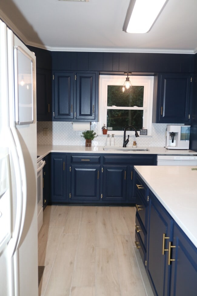 Building Photo - 25049 Ocean Gateway