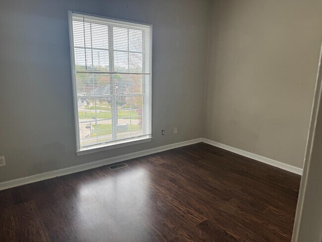 Building Photo - 1201 Deer Trail Rd