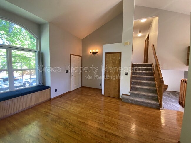 Building Photo - 13052 Grape Ct