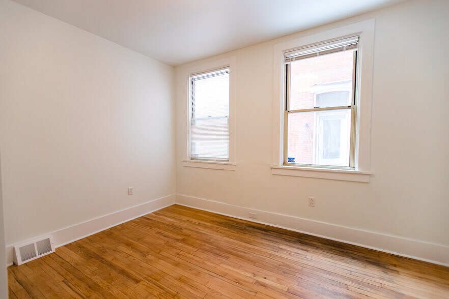 Building Photo - 226 45th St