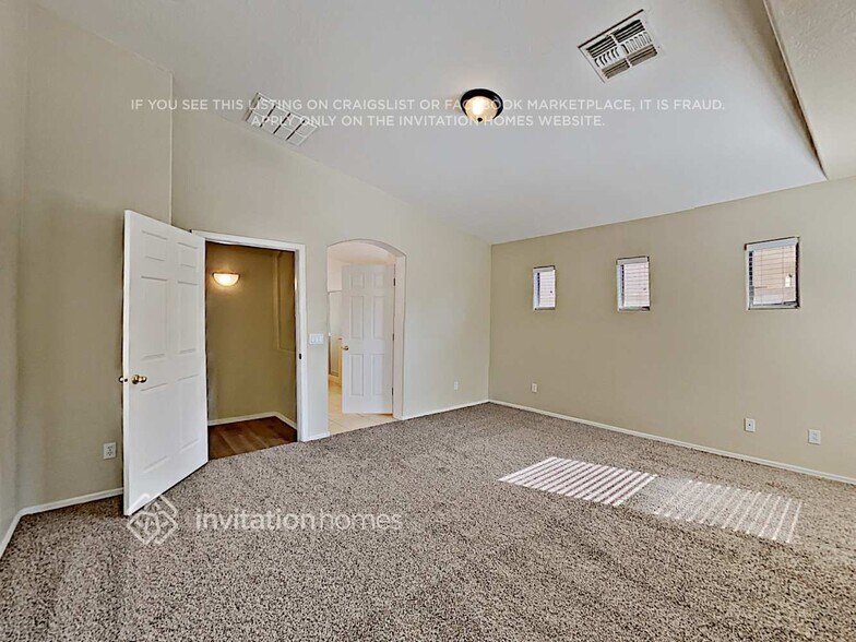 Building Photo - 11577 W Yuma St