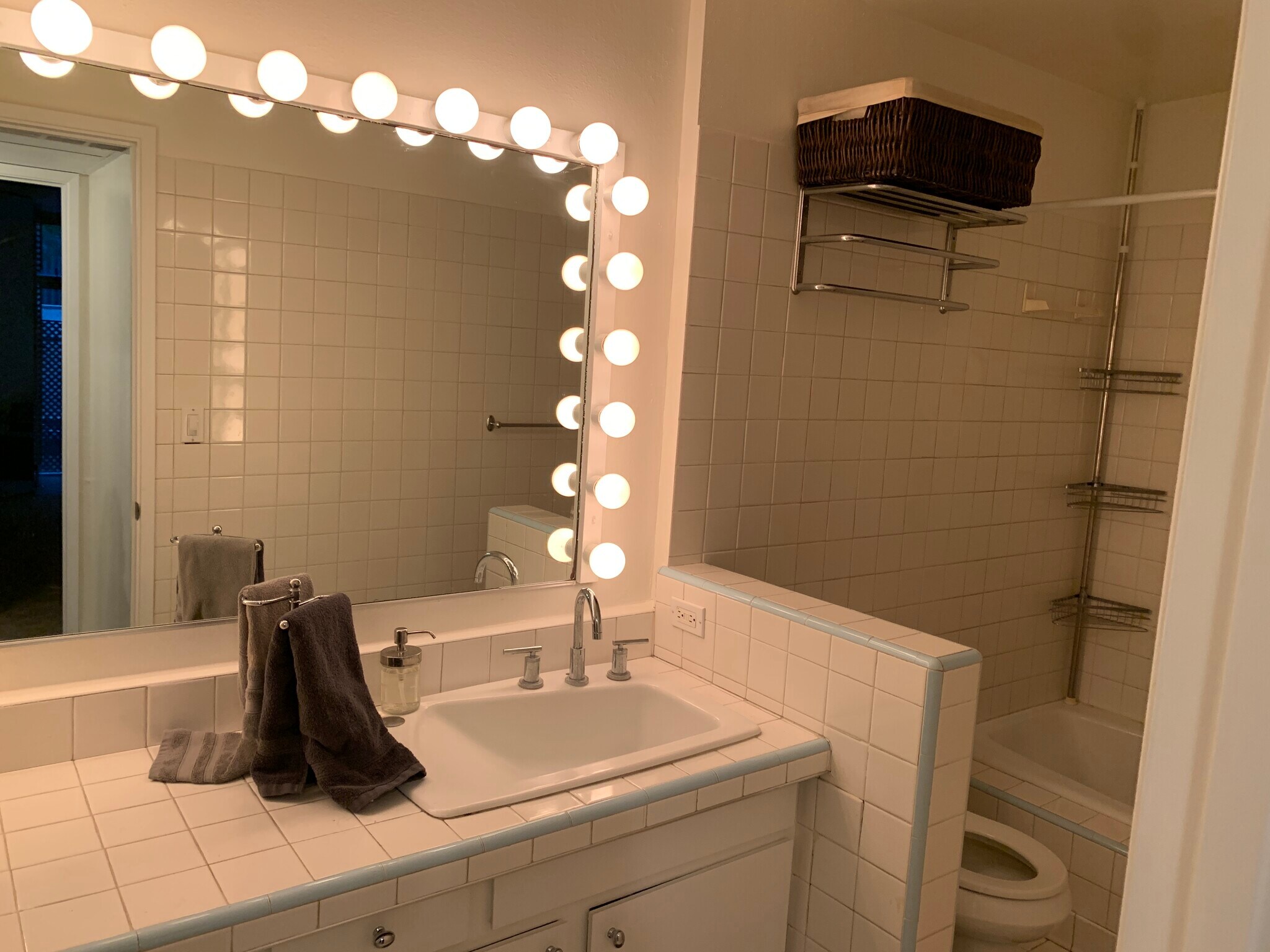 Building Photo - 1230 N Sweetzer Ave