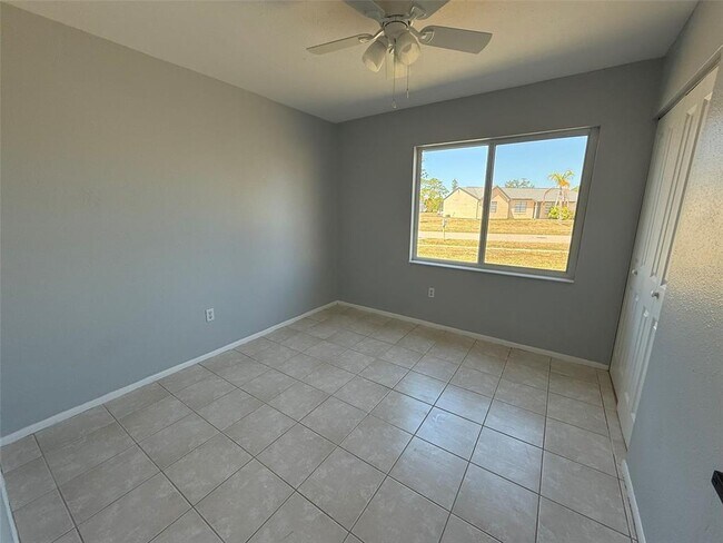Building Photo - 3236 Montclair Cir
