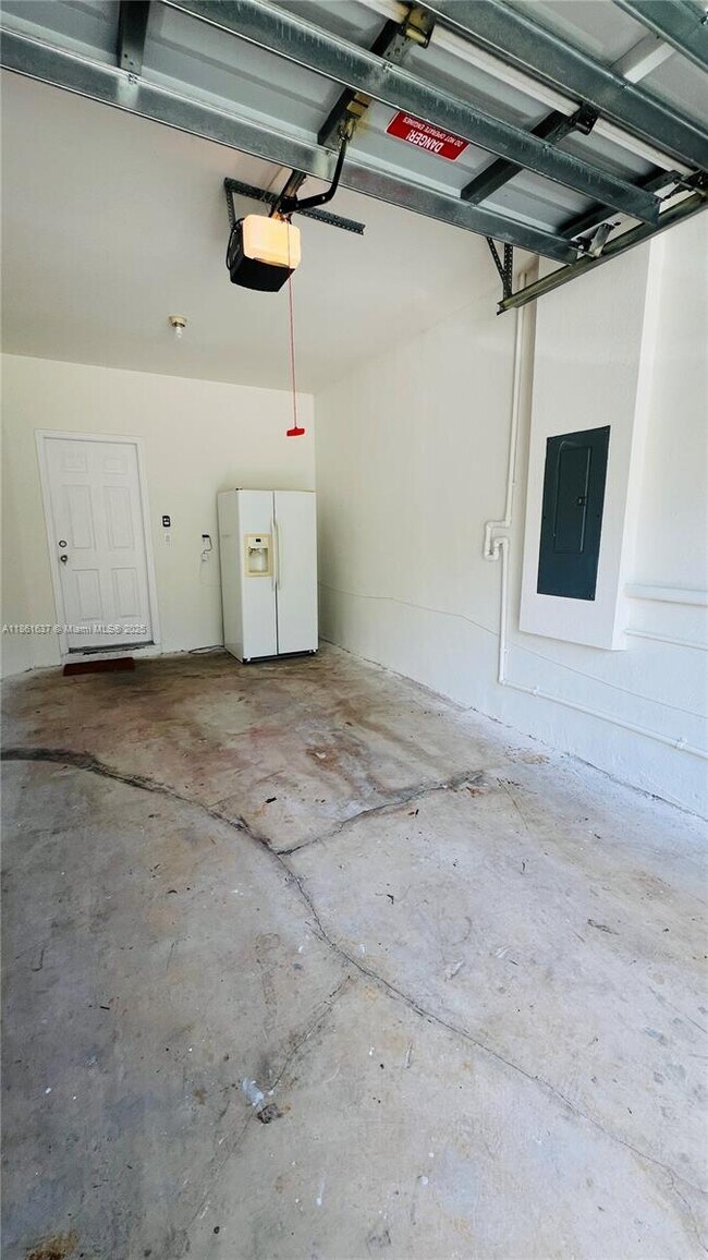 Building Photo - 10703 NW 76th Ln