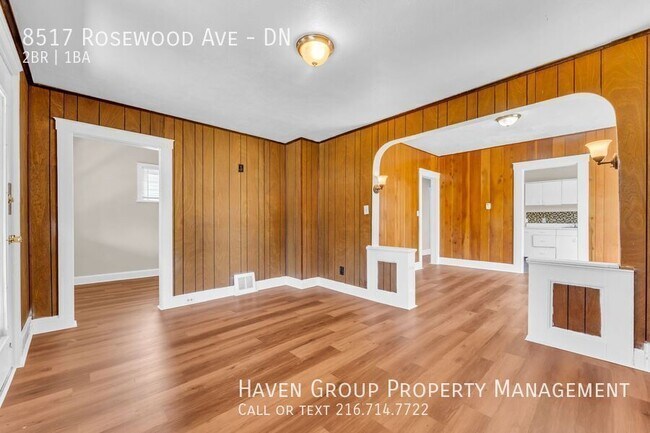 Building Photo - 8517 Rosewood Ave