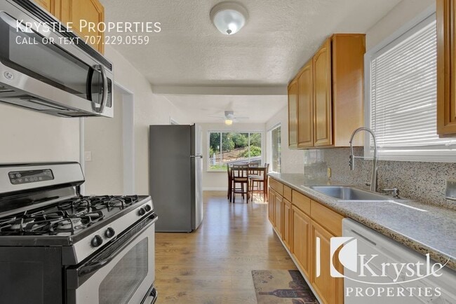 Building Photo - Lovely bungalow in the beautiful, rural co...
