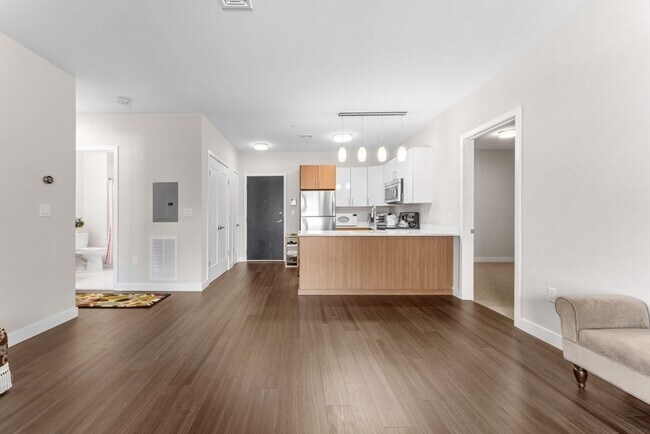 Building Photo - 999 Hancock St