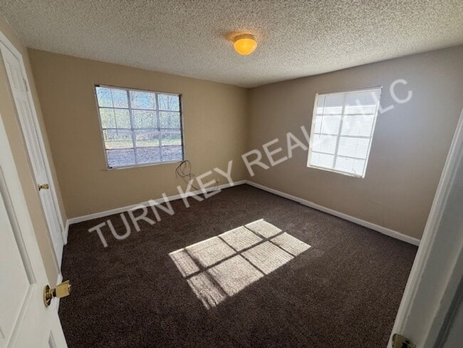 Building Photo - Home for rent in Forestdale **Accepts Section 8**