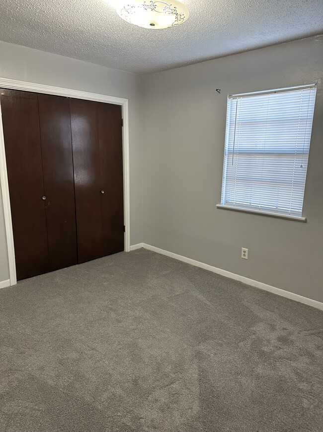 2nd bedroom - 102 Wheat Cir