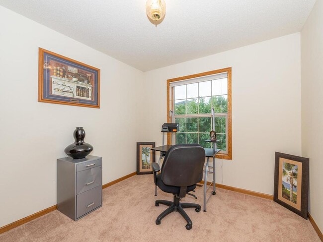 Building Photo - 1021 6th Ave NE