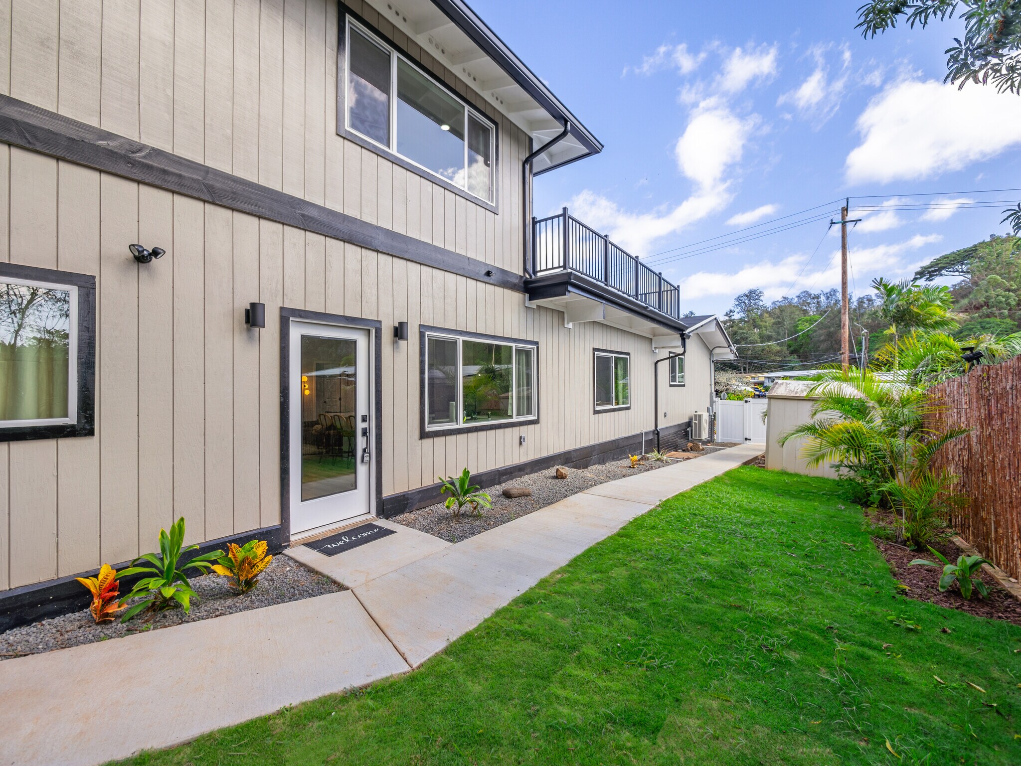 Building Photo - 95-148 Waimakua Dr