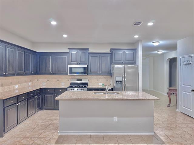 Building Photo - 204 Red Fox Ln