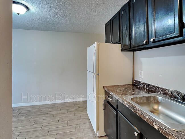 Building Photo - 1207 E 108th Ave