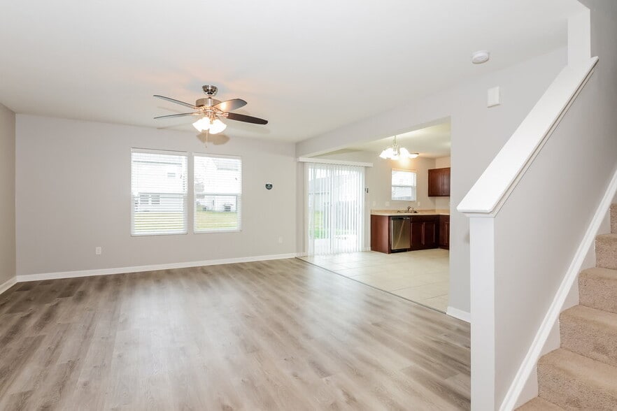 Building Photo - 8110 Grove Berry Dr