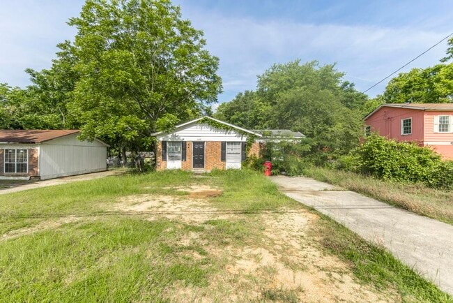 Building Photo - 5741 Bloomfield Rd