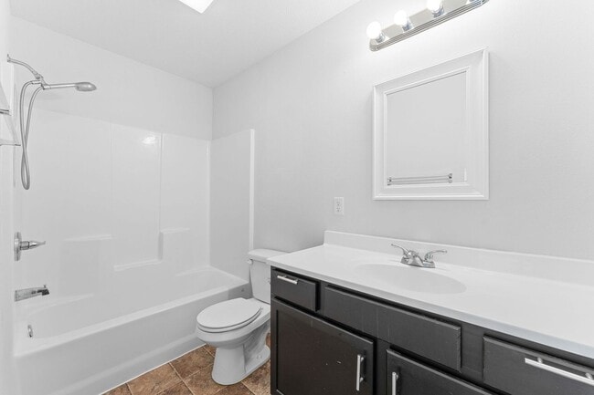 Building Photo - Modern 3-Bedroom Home Near Branson Landing...