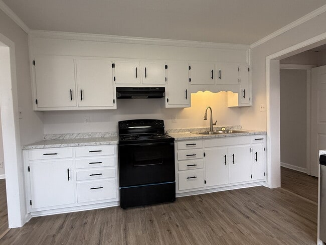 Building Photo - Section 8 Welcome!!! "Charming 4-Bedroom Home in Huntsville's Heart - 1,419 Sq. Ft. of Comfort!"