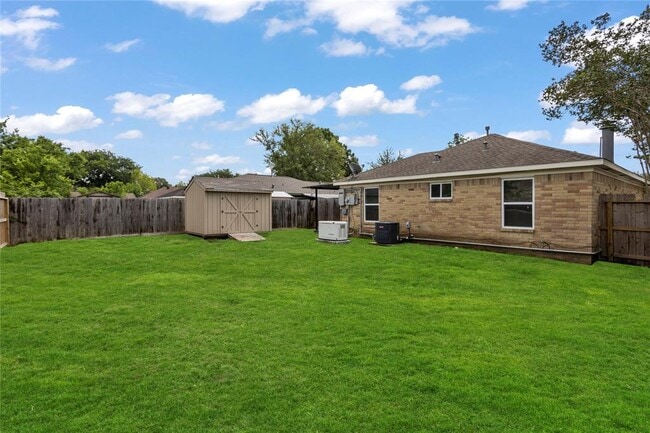 Building Photo - 4640 Orange Cir S
