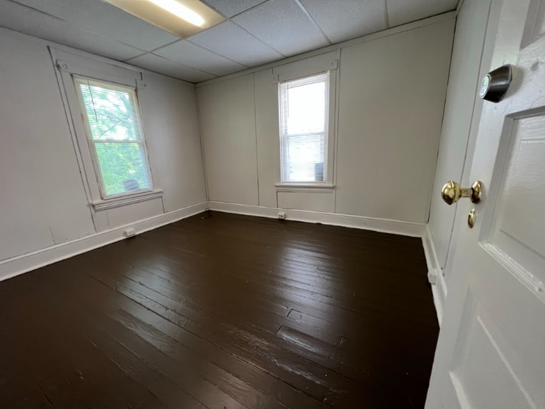 Building Photo - 314 Auburn St