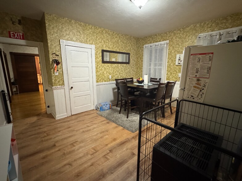 Building Photo - 11 Pattison St