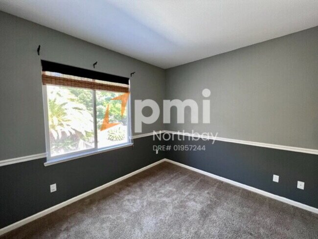 Building Photo - 1060 Villaggio Cir