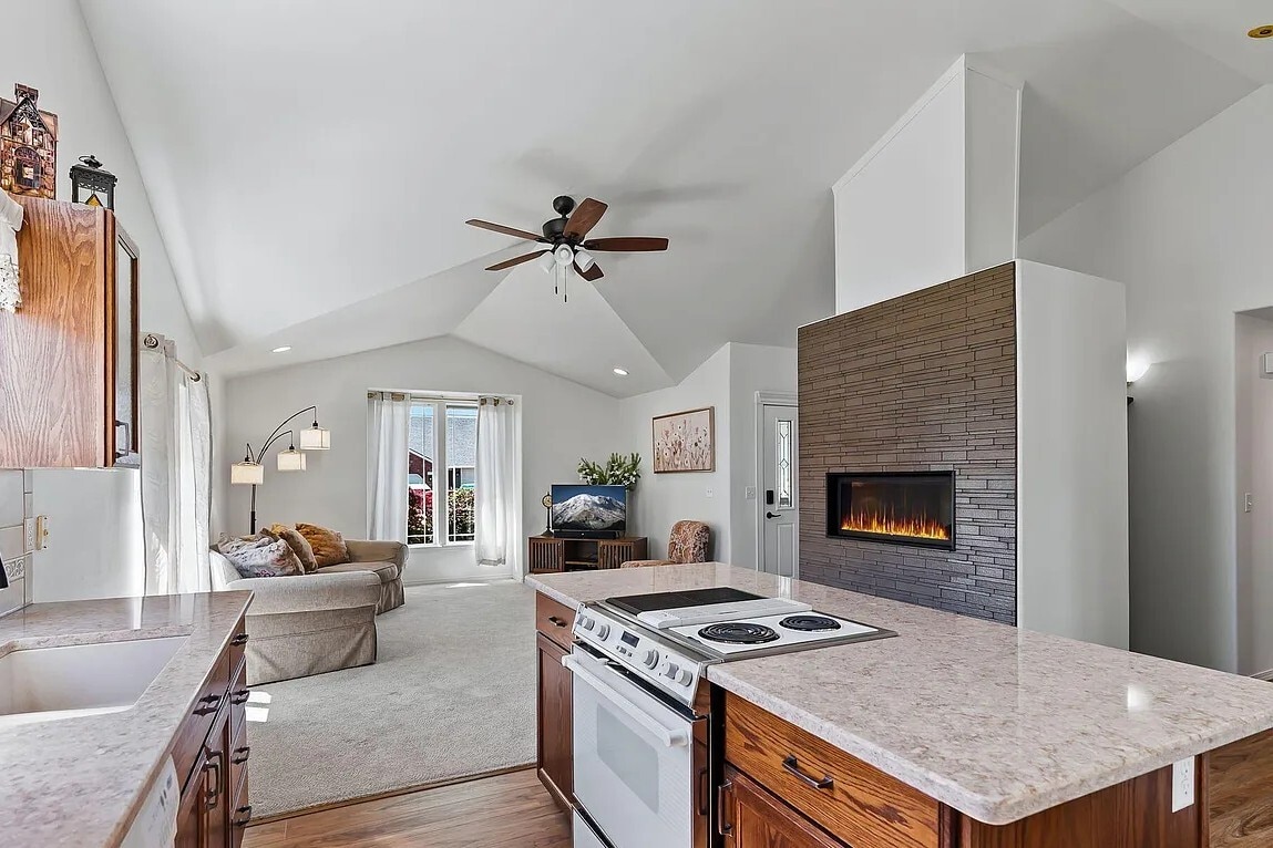 Living Room/Kitchen - 7317 W Yakima Ave