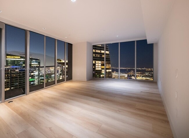 Building Photo - 465 Brickell Ave