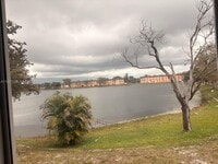 Building Photo - 18707 NE 2nd Ave