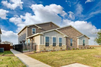 Building Photo - GORGEOUS 3 BEDROOM FOUR PLEX LOCATED IN MIDLOTHIAN ISD!