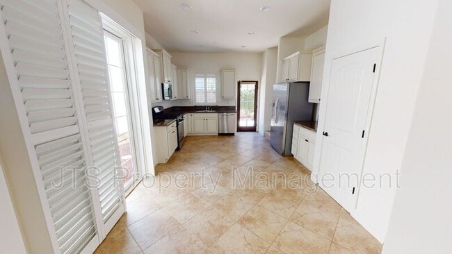 Building Photo - 1349 Piper Pl