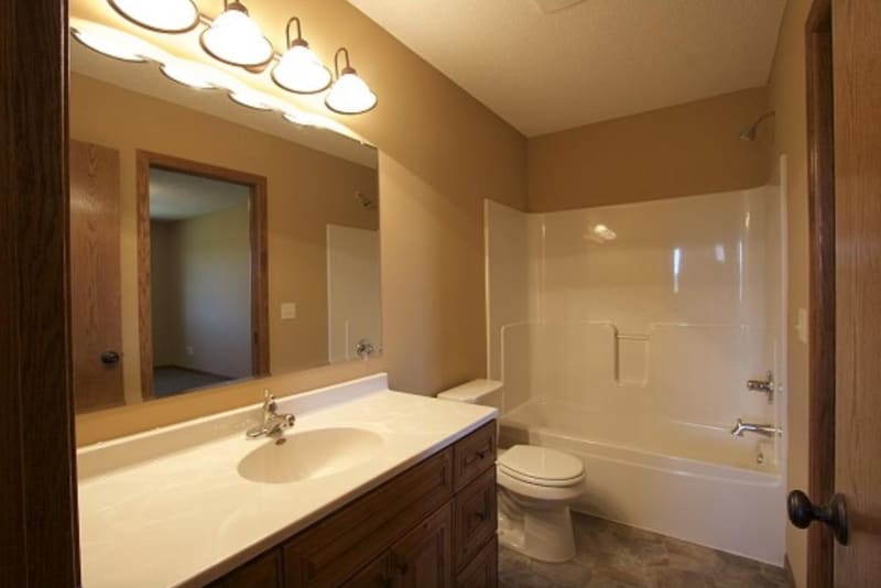 Building Photo - 1061 Taft St S